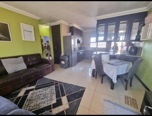 2 BEDROOM TOWNHOUSE FOR SALE IN BRACKENDOWNS
